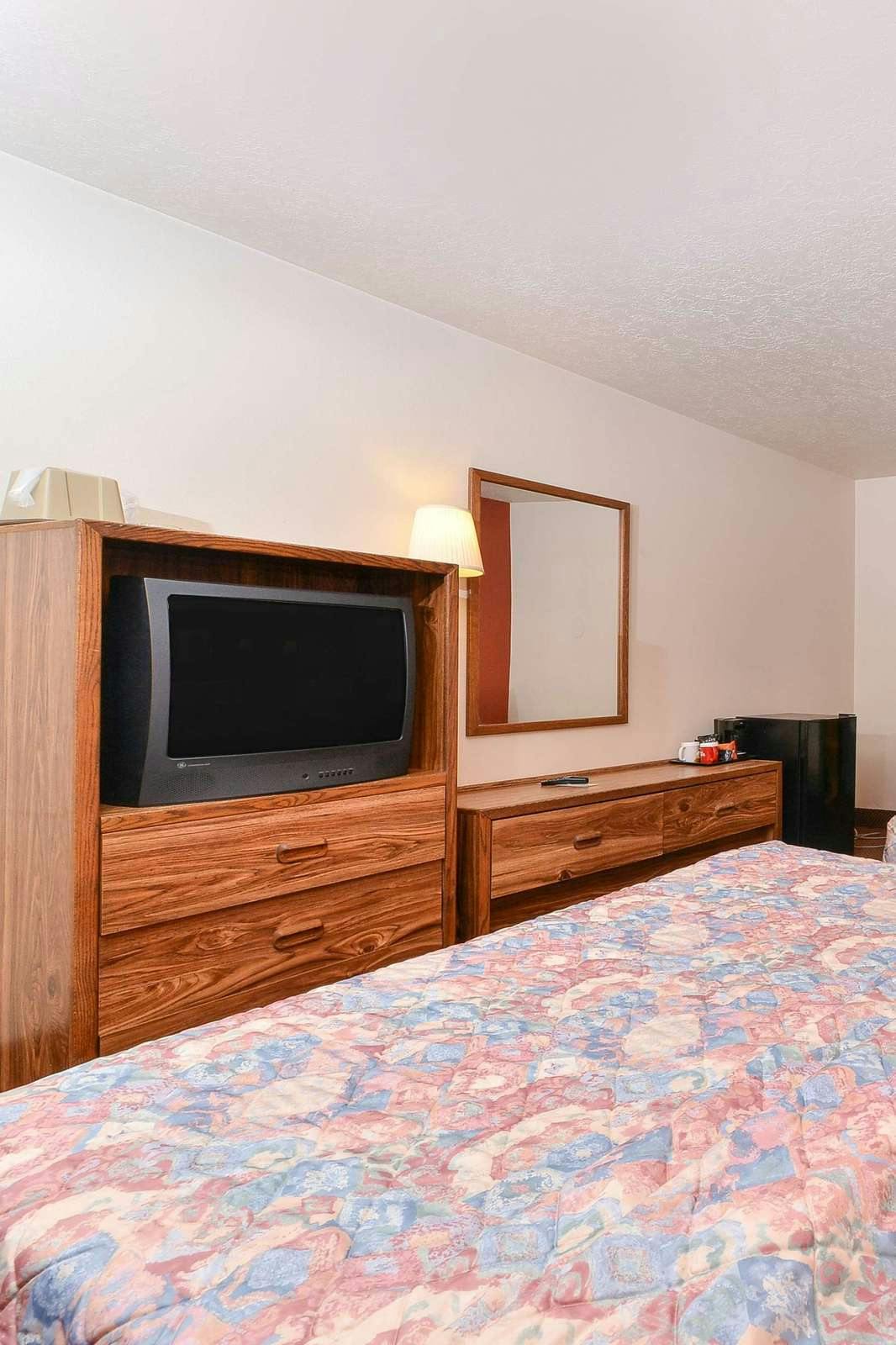 Hotel Americas Best Value Inn & Suites Ft. Collins E at I-25 photo 3