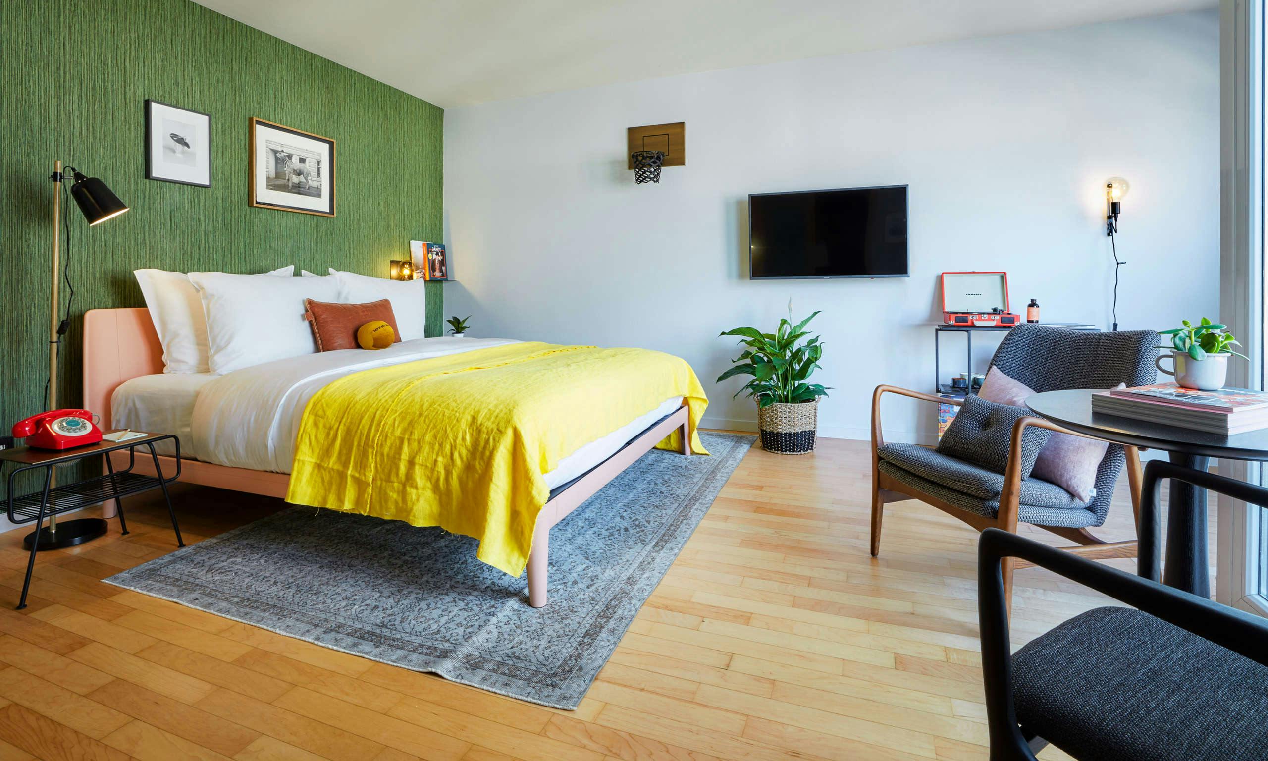 Max Brown 7th District, part of Sircle Collection