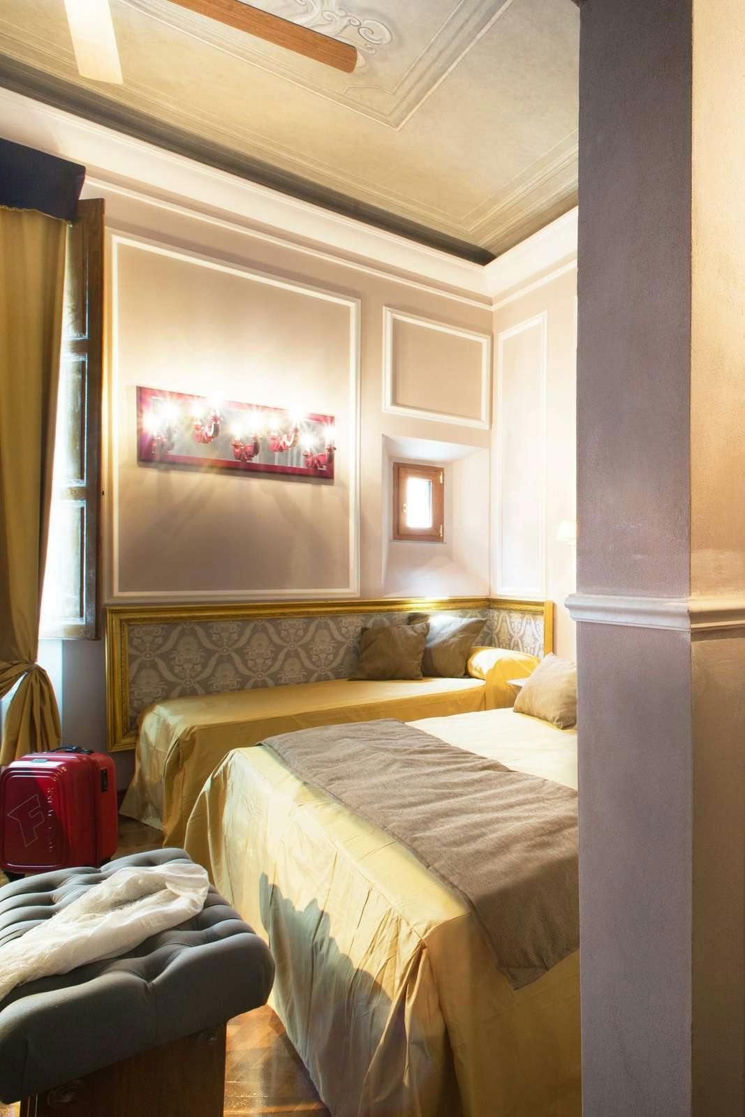 Hotel Boutique B&B Torre de' conti photo 4