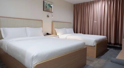 Long Island City Plaza Hotel