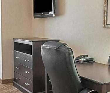 Comfort Suites Southport Indianapolis Hoteltonight