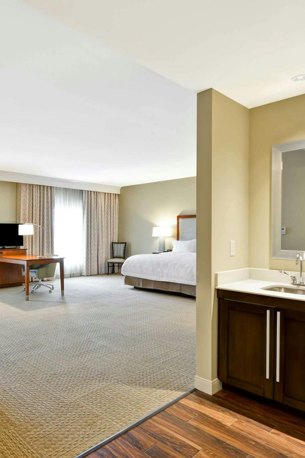 Hotel Hampton Inn & Suites Charleston Airport photo 4