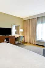 Hotel Hampton Inn & Suites Charleston Airport photo 5