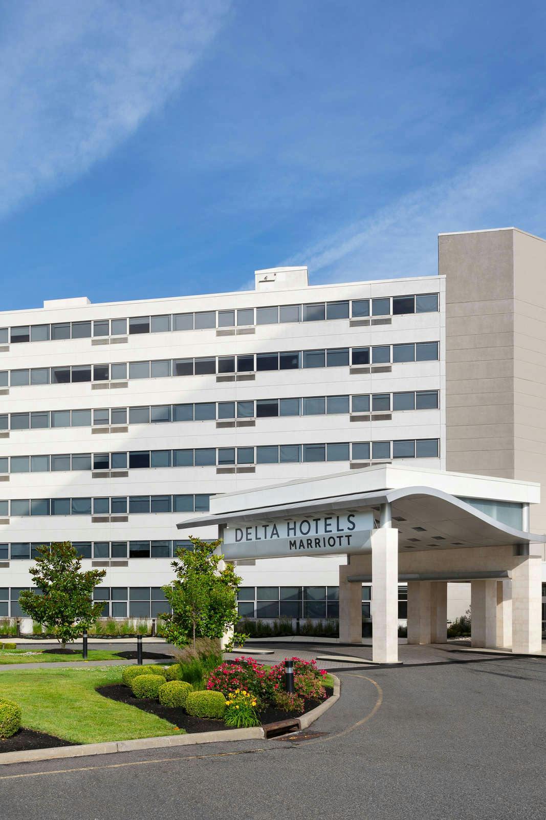 Hotel Delta Hotels by Marriott Woodbridge photo 1