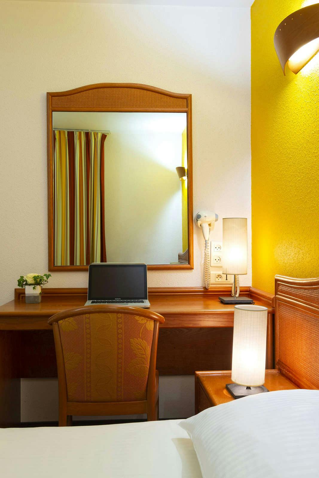 Hotel Hôtel Roi Soleil Mulhouse Sausheim photo 4