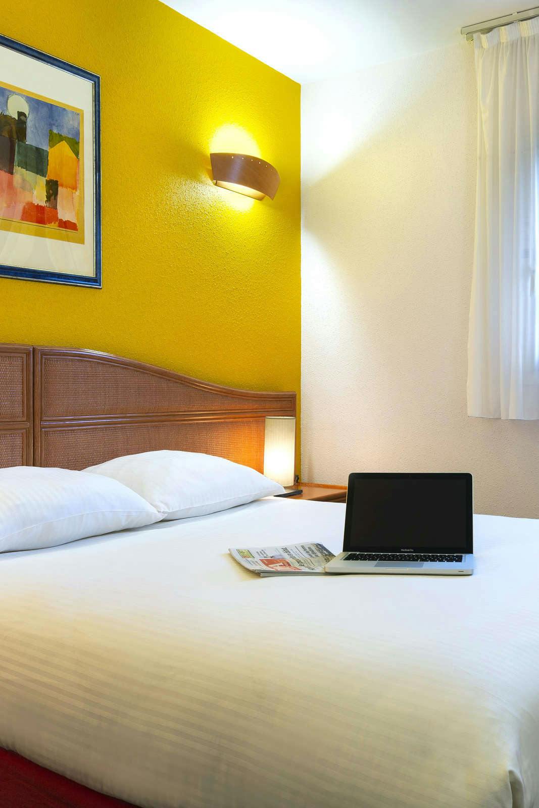 Hotel Hôtel Roi Soleil Mulhouse Sausheim photo 1