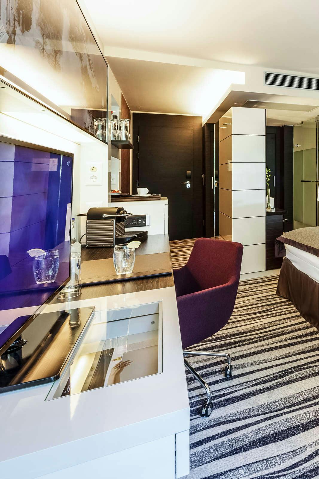 Hotel Mövenpick Hotel Lausanne photo 2