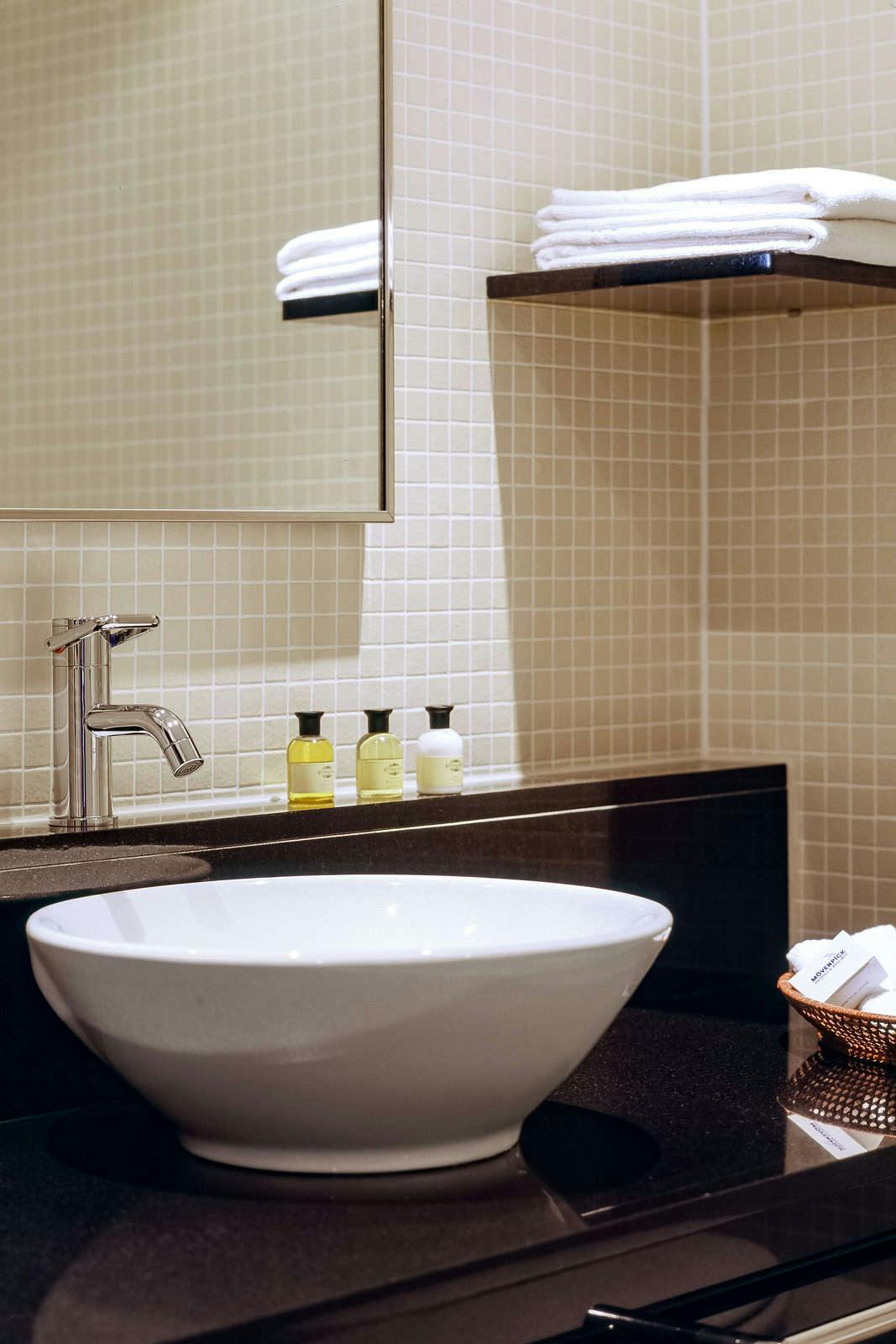 Hotel Mövenpick Hotel Lausanne photo 3