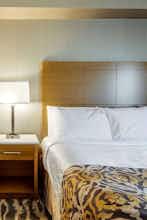 Hotel Monte Carlo Inn Brampton Suites photo 4