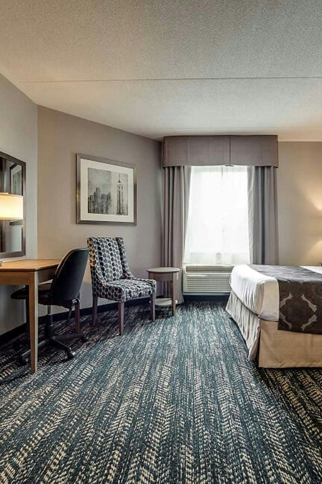 Hotel Monte Carlo Inn Brampton Suites photo 2