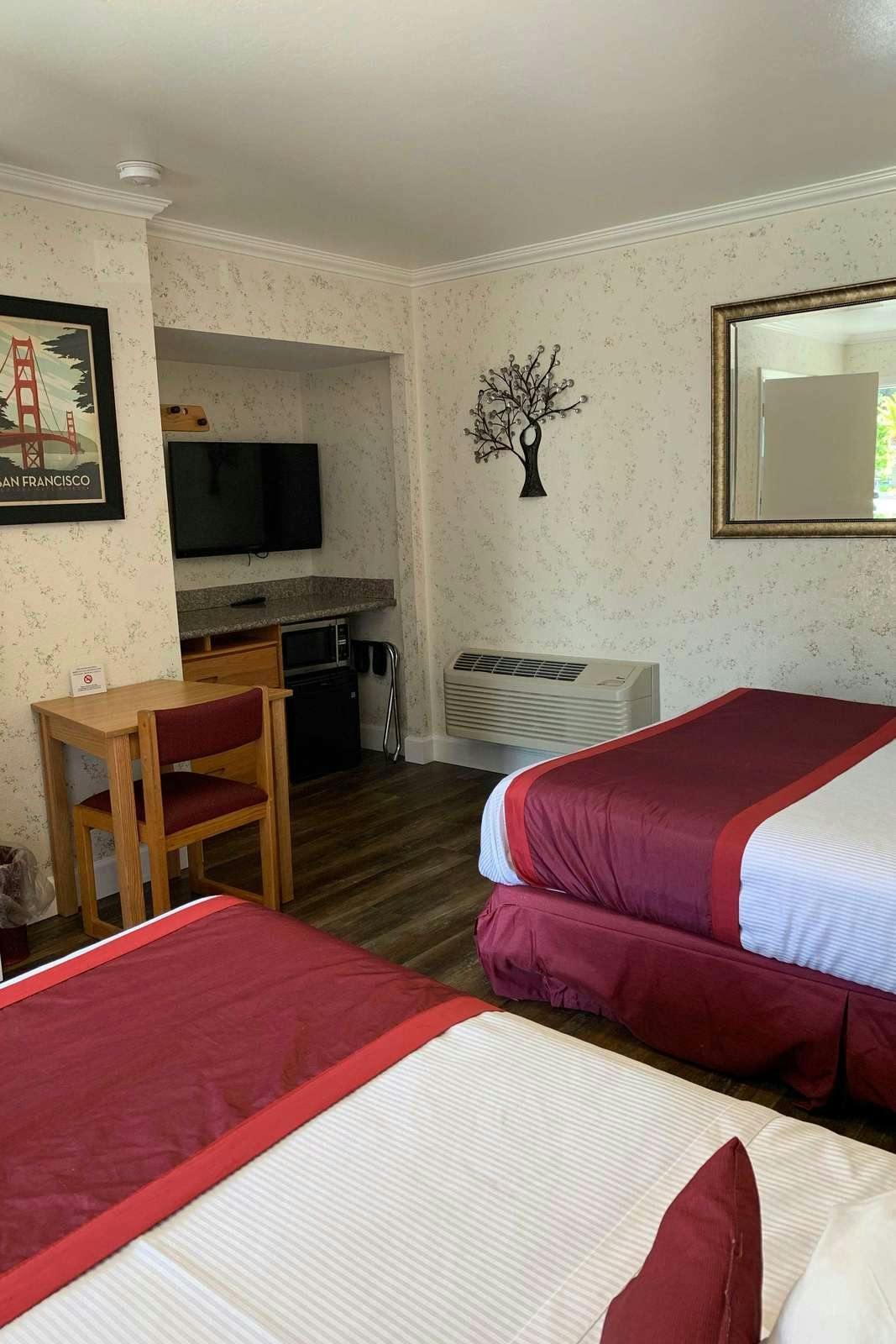 Hotel Travelers Inn photo 3