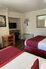 Hotel Travelers Inn photo 3