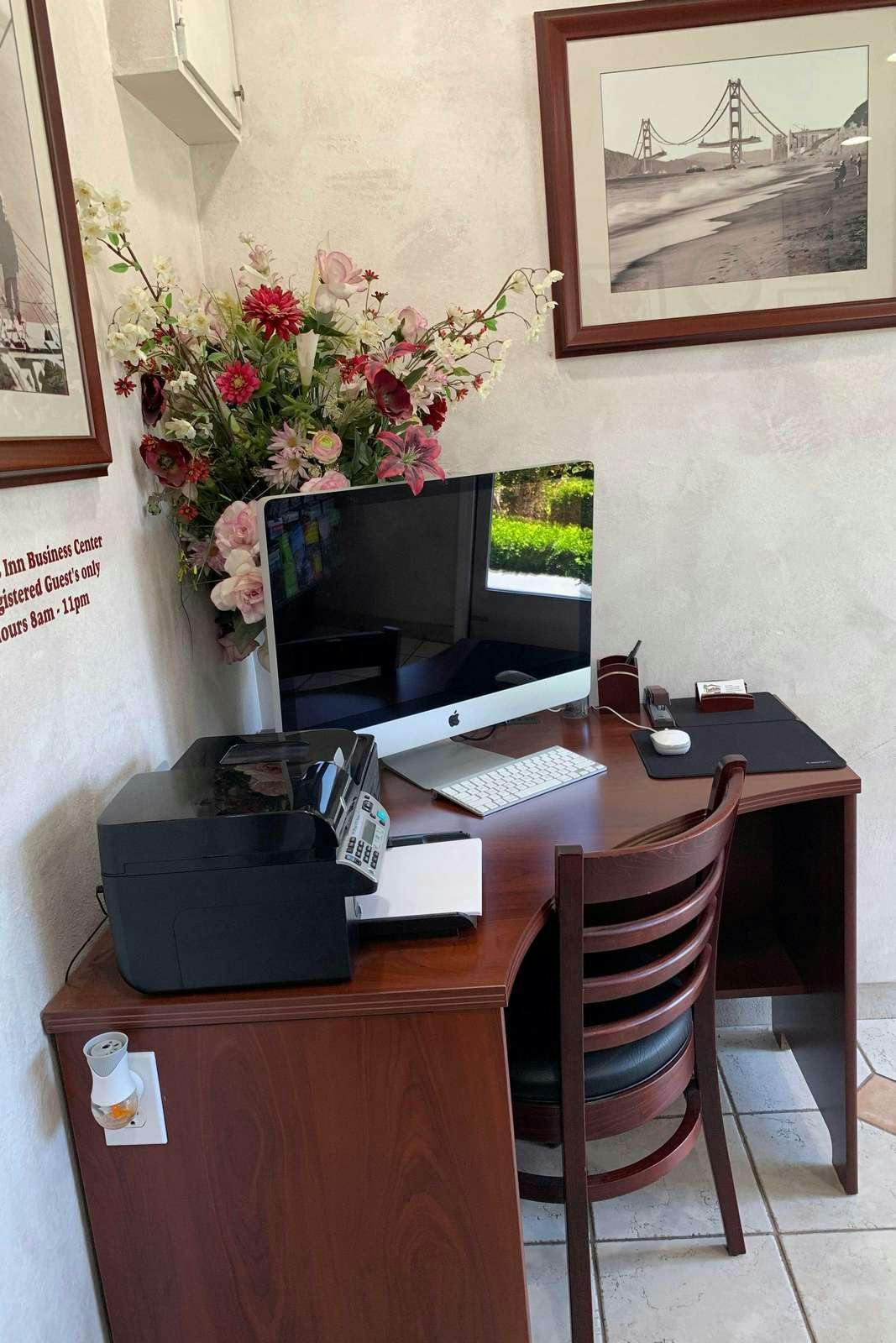 Hotel Travelers Inn photo 5