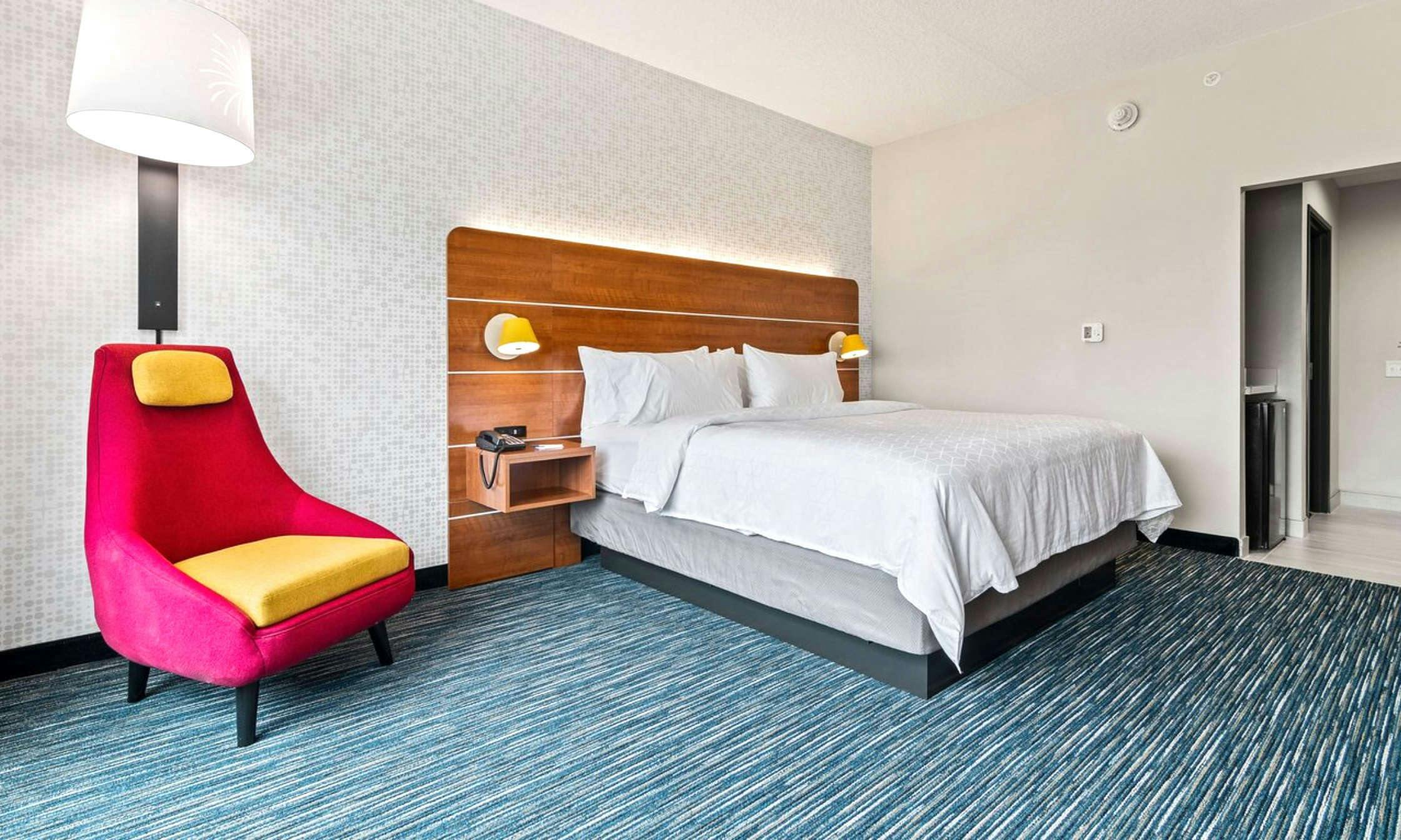 Hotel Holiday Inn Express & Suites Orlando Lake Buena Vista Area photo 2
