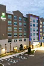 Hotel Holiday Inn Express & Suites Orlando Lake Buena Vista Area photo 1