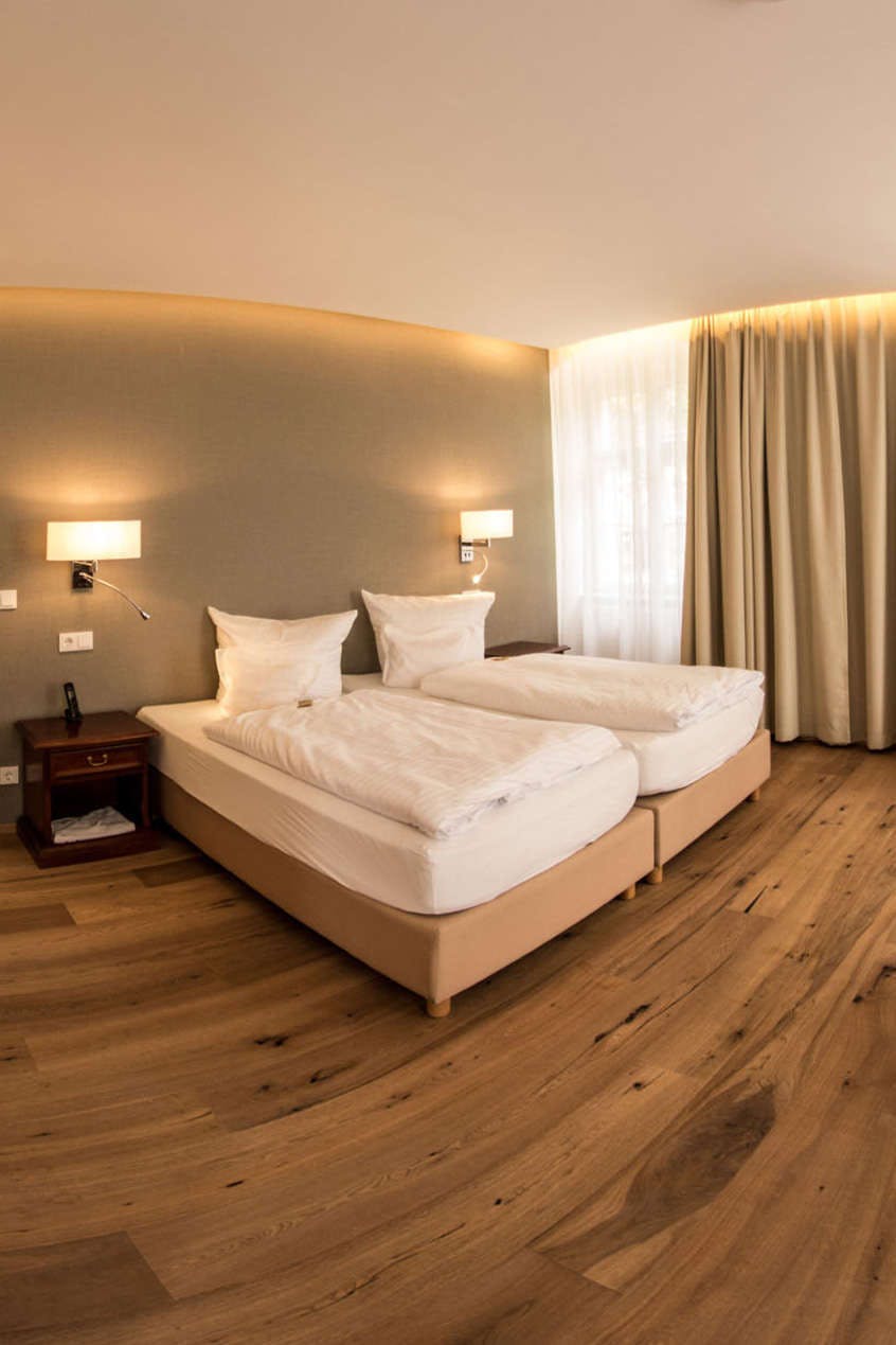 Hotel Hotel Schloss Burgellern photo 3