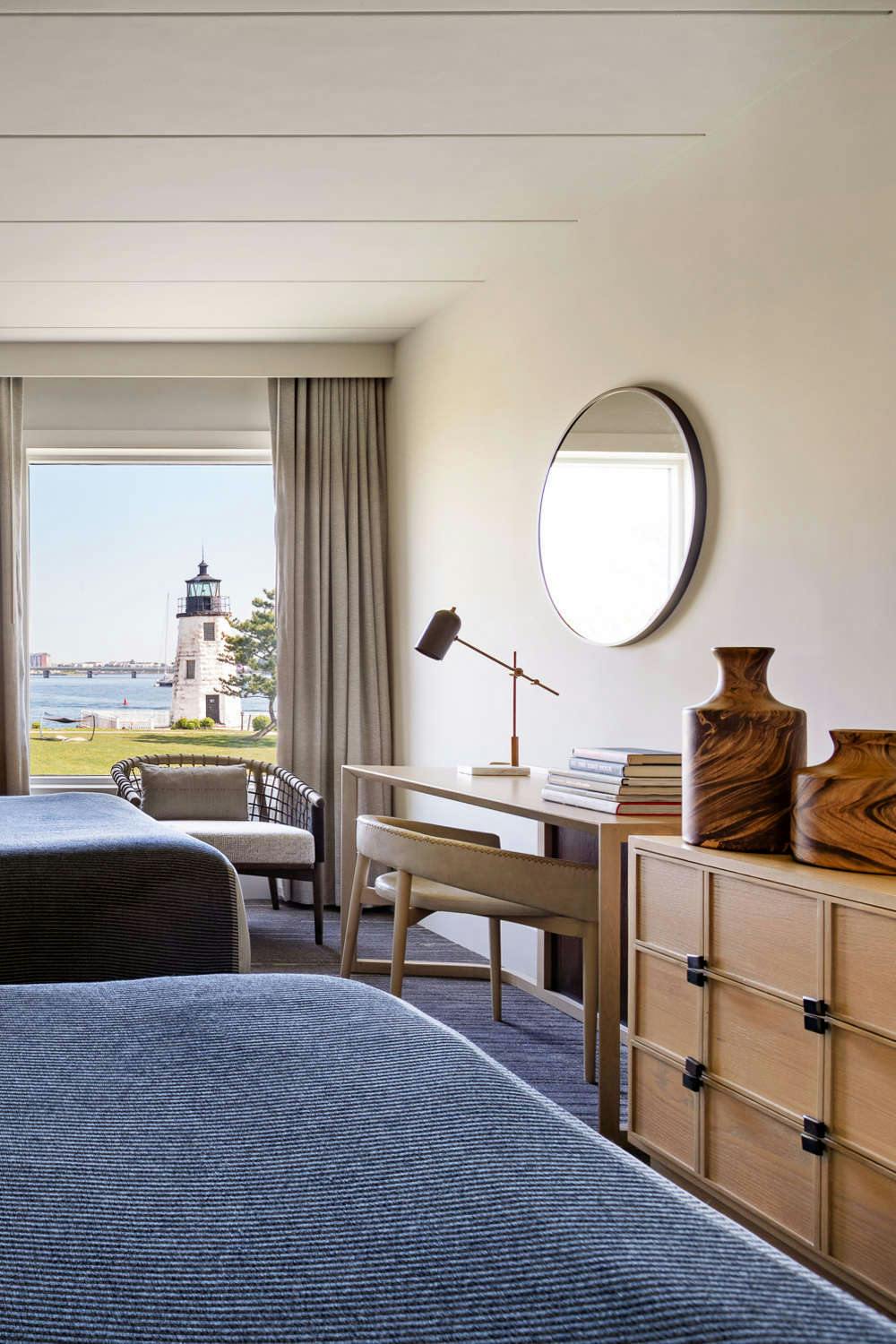 Hotel Newport Harbor Island Resort photo 2