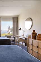 Hotel Newport Harbor Island Resort photo 2