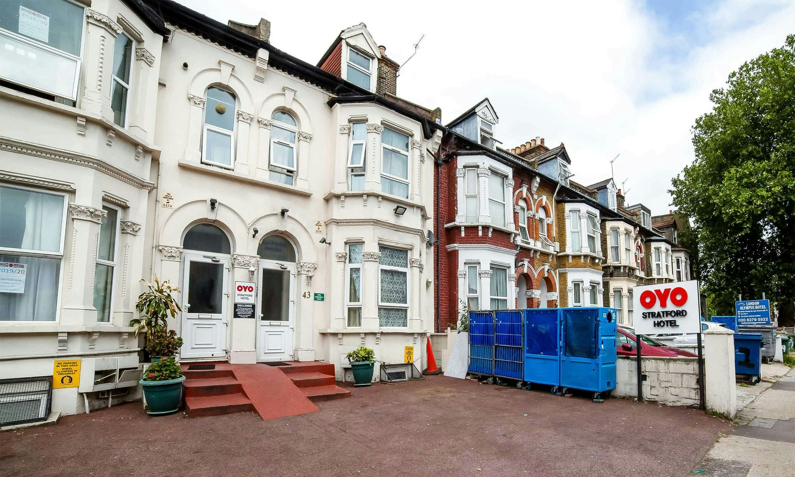 OYO Stratford Hotel