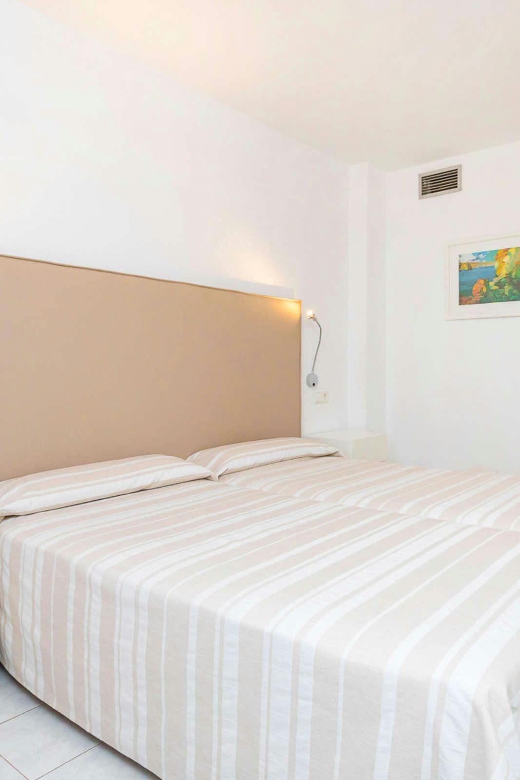 Hotel Aparthotel Duquesa Playa photo 3