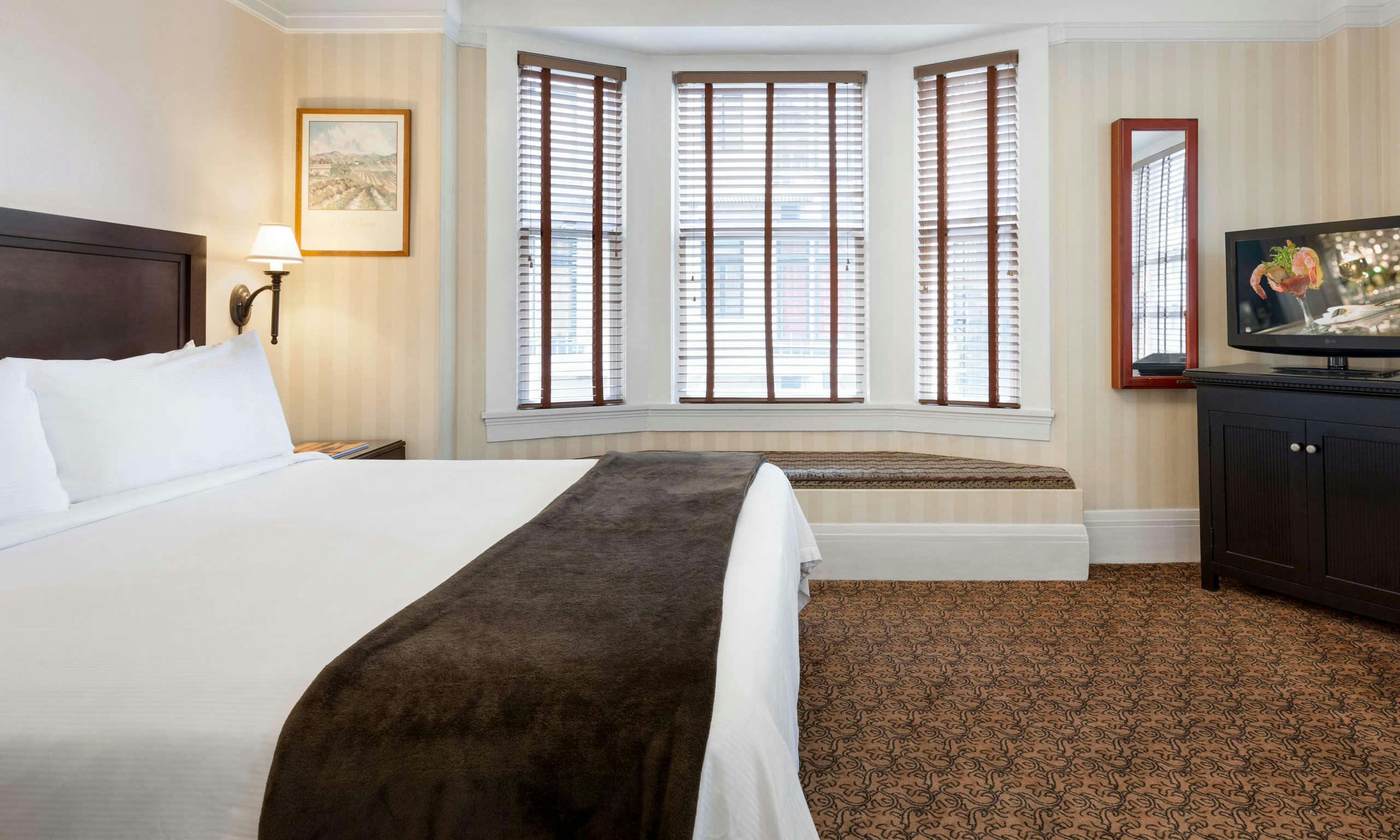 Hotel Executive Hotel Vintage Court photo 3