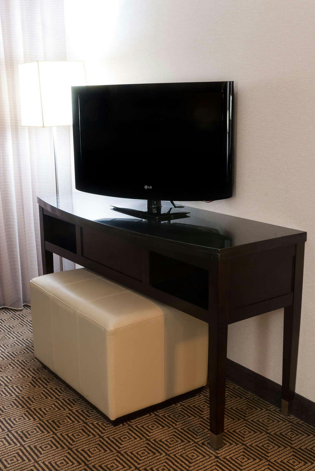 Hotel Embassy Suites Ontario Airport photo 3