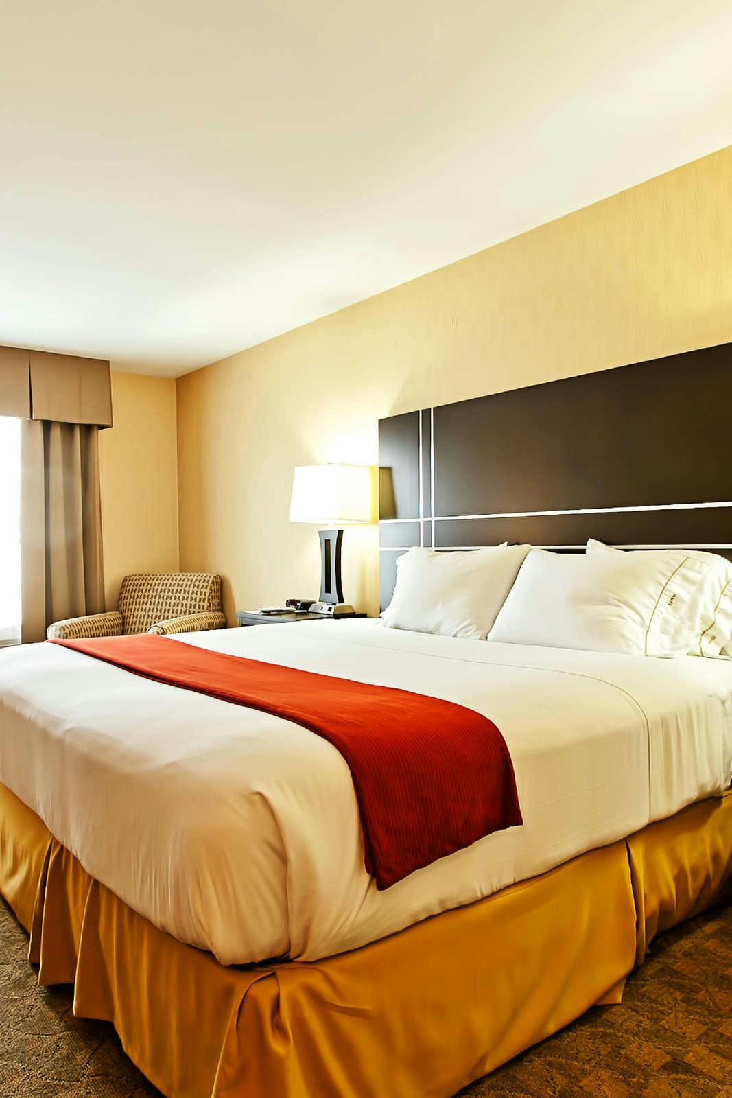 Hotel Holiday Inn Express Bothell photo 1