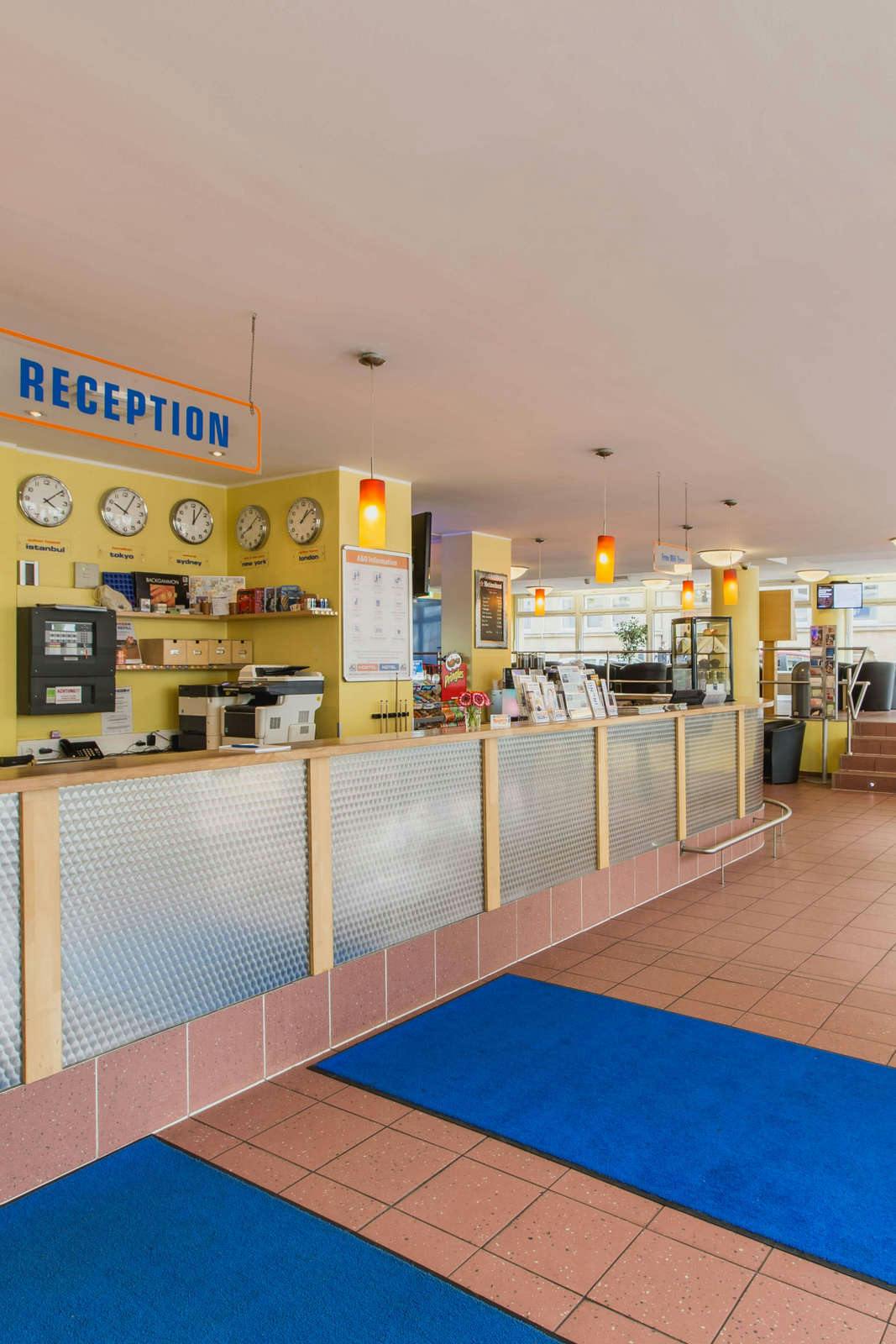 Hotel a&o Köln Neumarkt photo 5