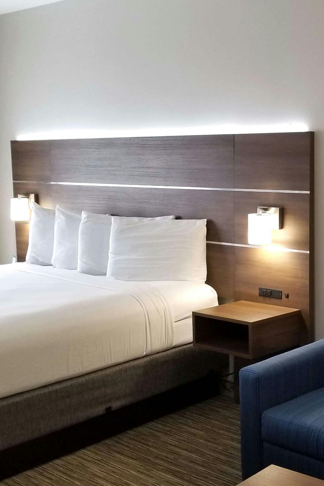 Hotel Holiday Inn Express & Suites Lake Forest photo 4