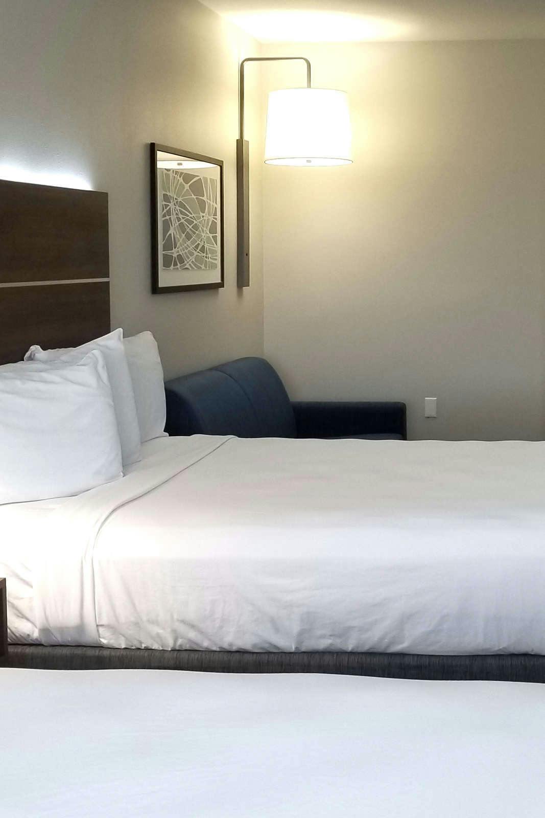 Hotel Holiday Inn Express & Suites Lake Forest photo 2