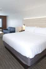 Hotel Holiday Inn Express & Suites Auburn photo 1