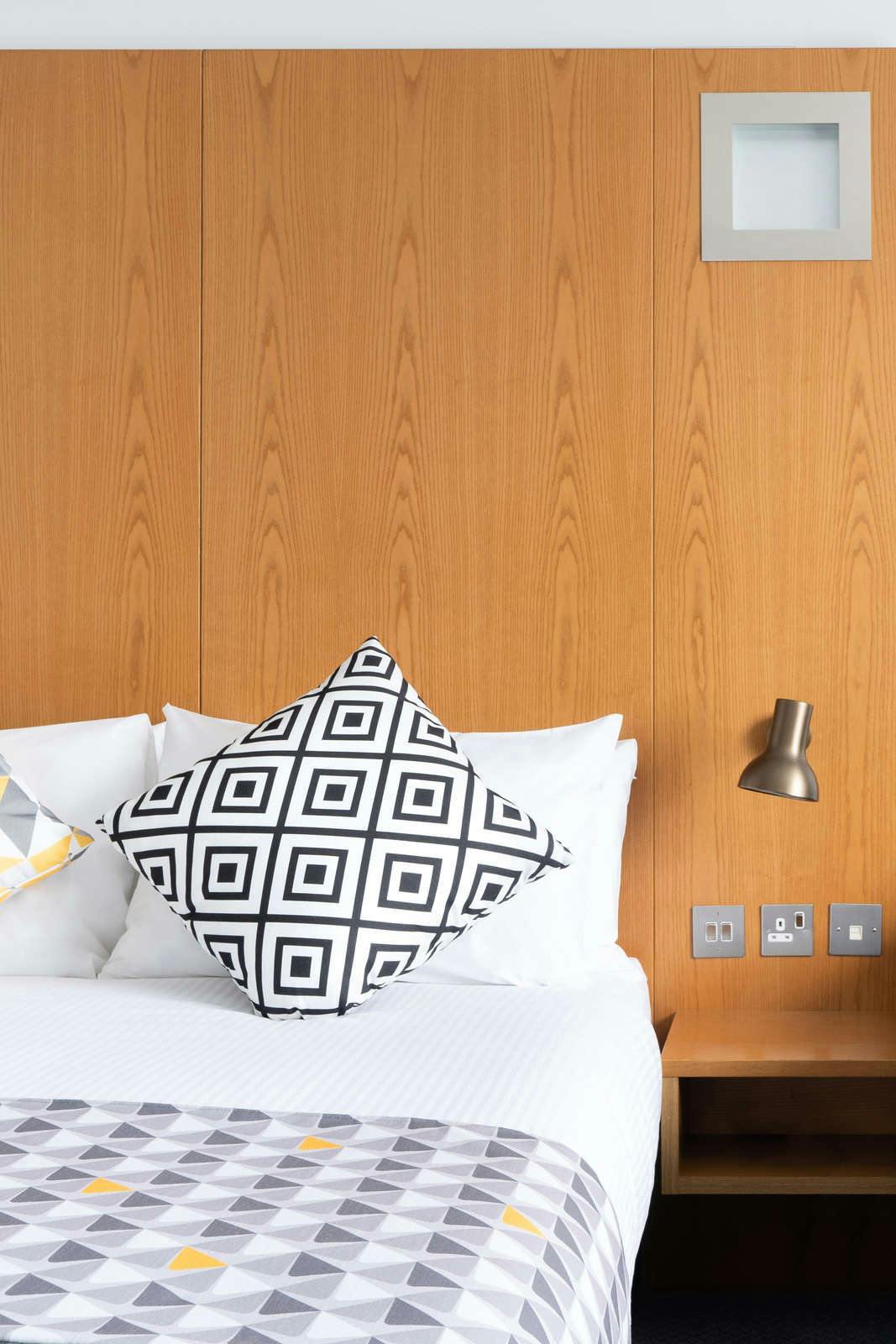 Hotel Holiday Inn Bournemouth photo 2