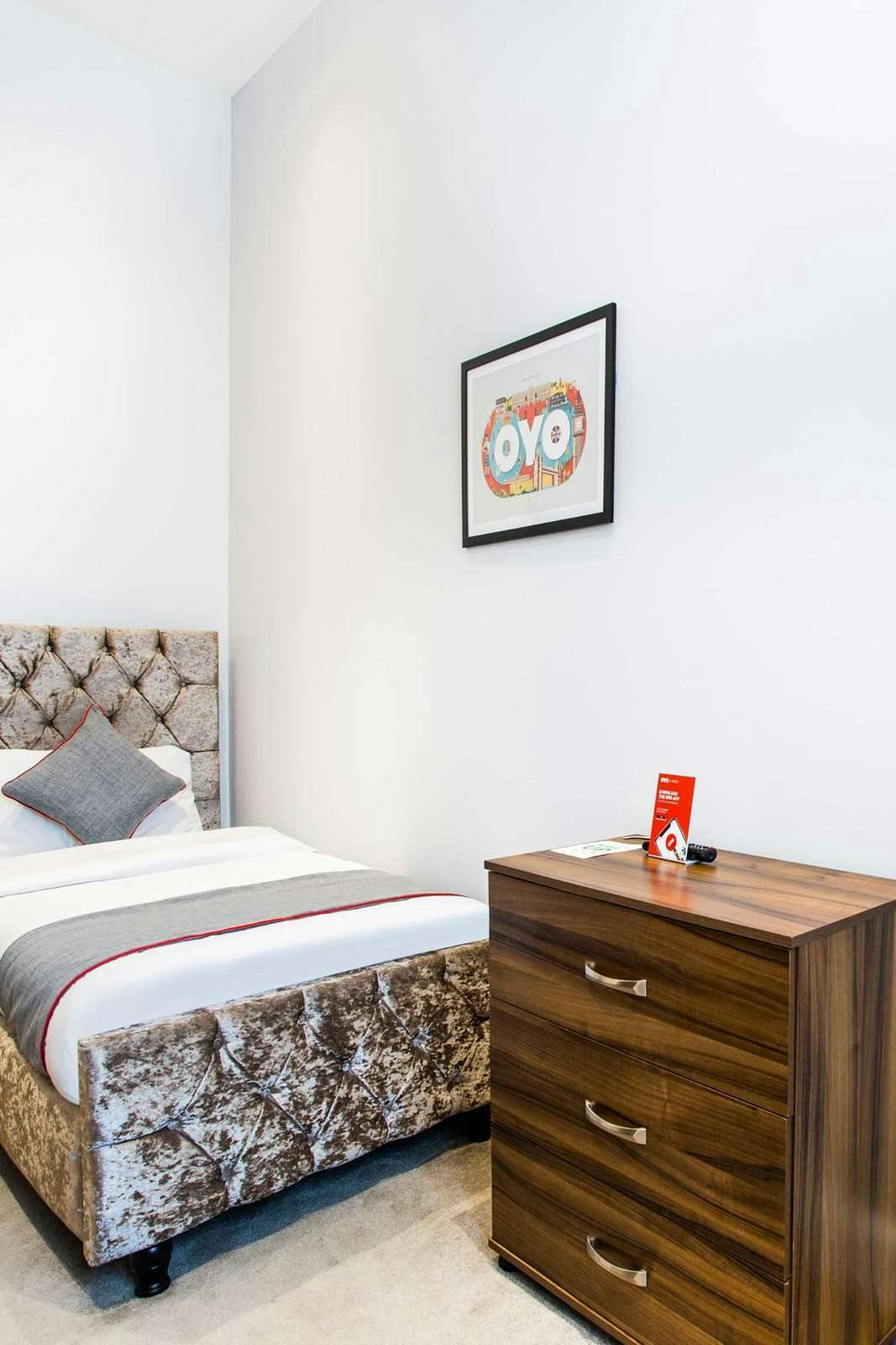 Hotel OYO The Arch Wembley photo 2