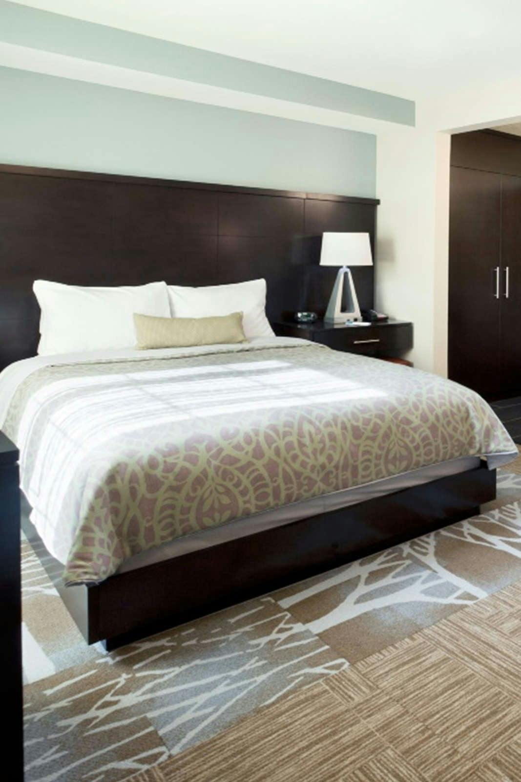 Hotel Staybridge Suites Auburn Hills - Crossing Drive photo 2