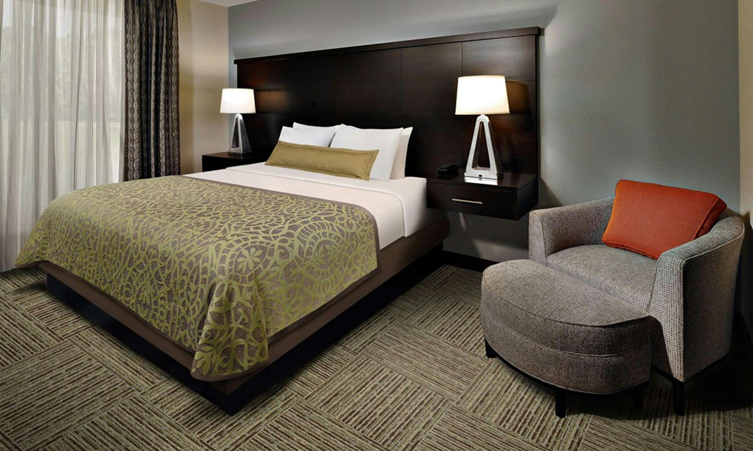 Staybridge Suites Auburn Hills - Crossing Drive