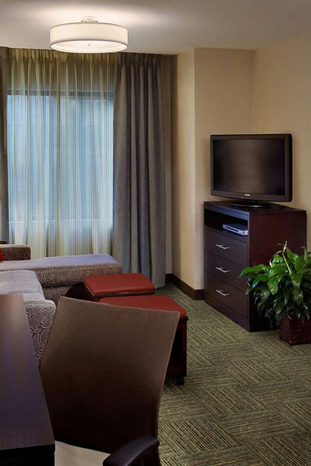 Hotel Staybridge Suites Auburn Hills - Crossing Drive photo 4