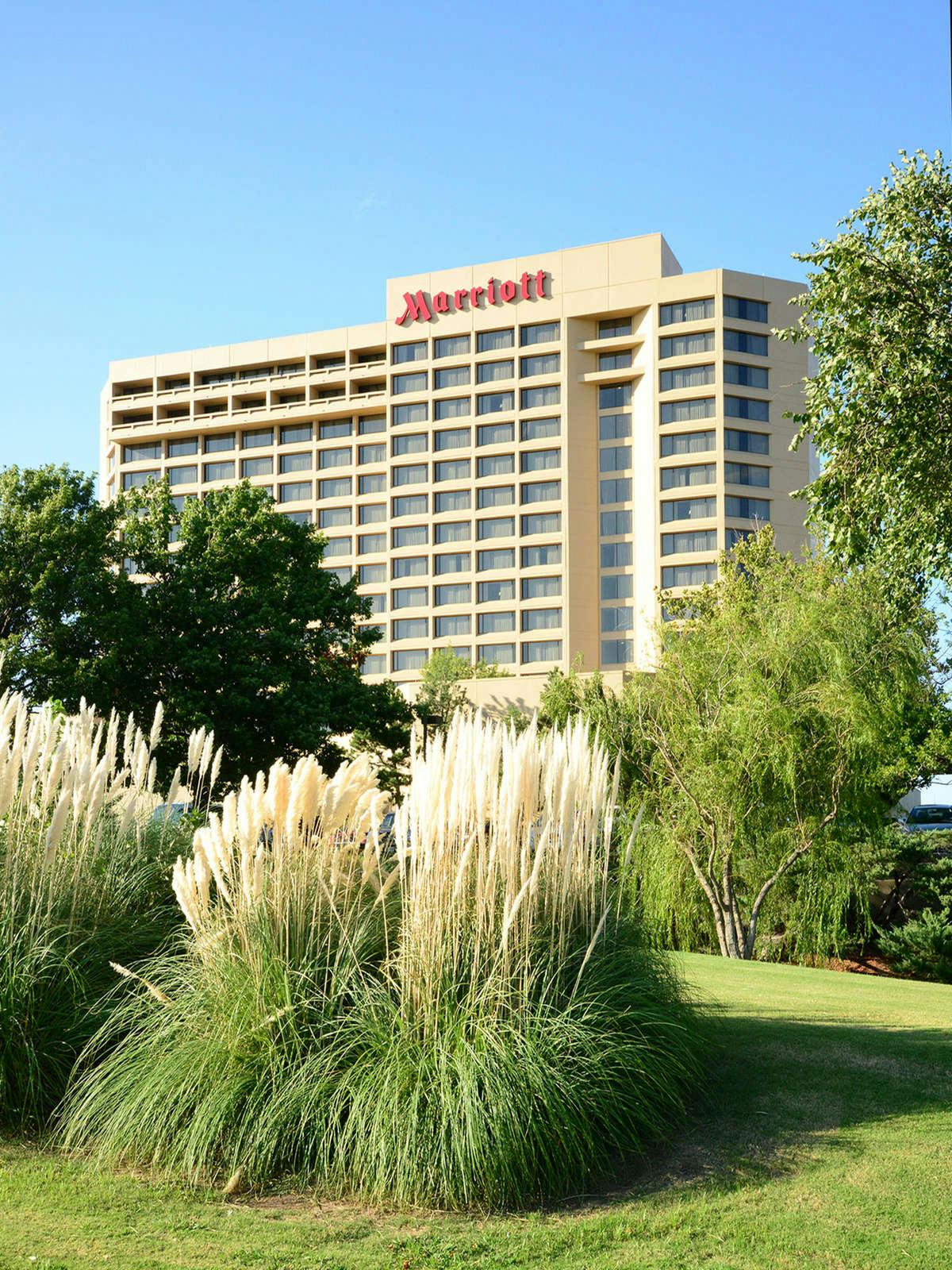 Hotel Embassy Suites by Hilton Oklahoma City Northwest photo 1