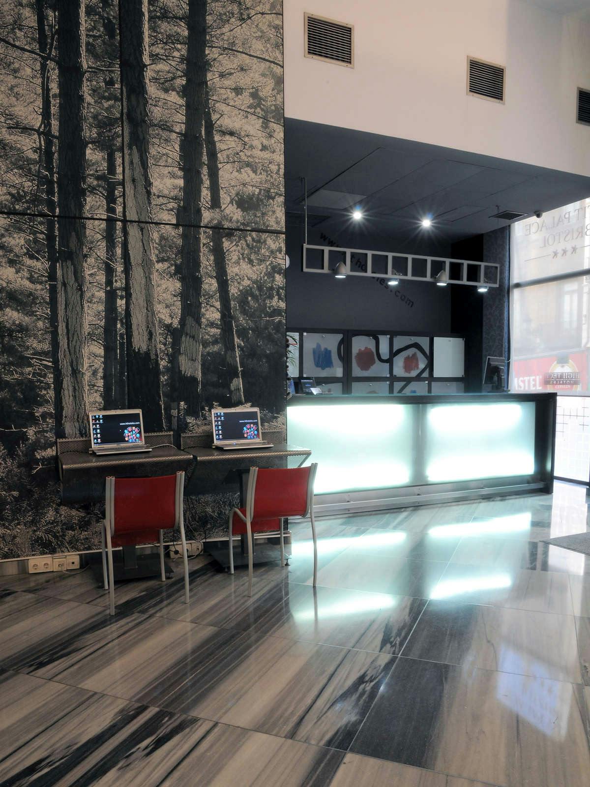 Hotel Petit Palace Plaza de la Reina photo 2