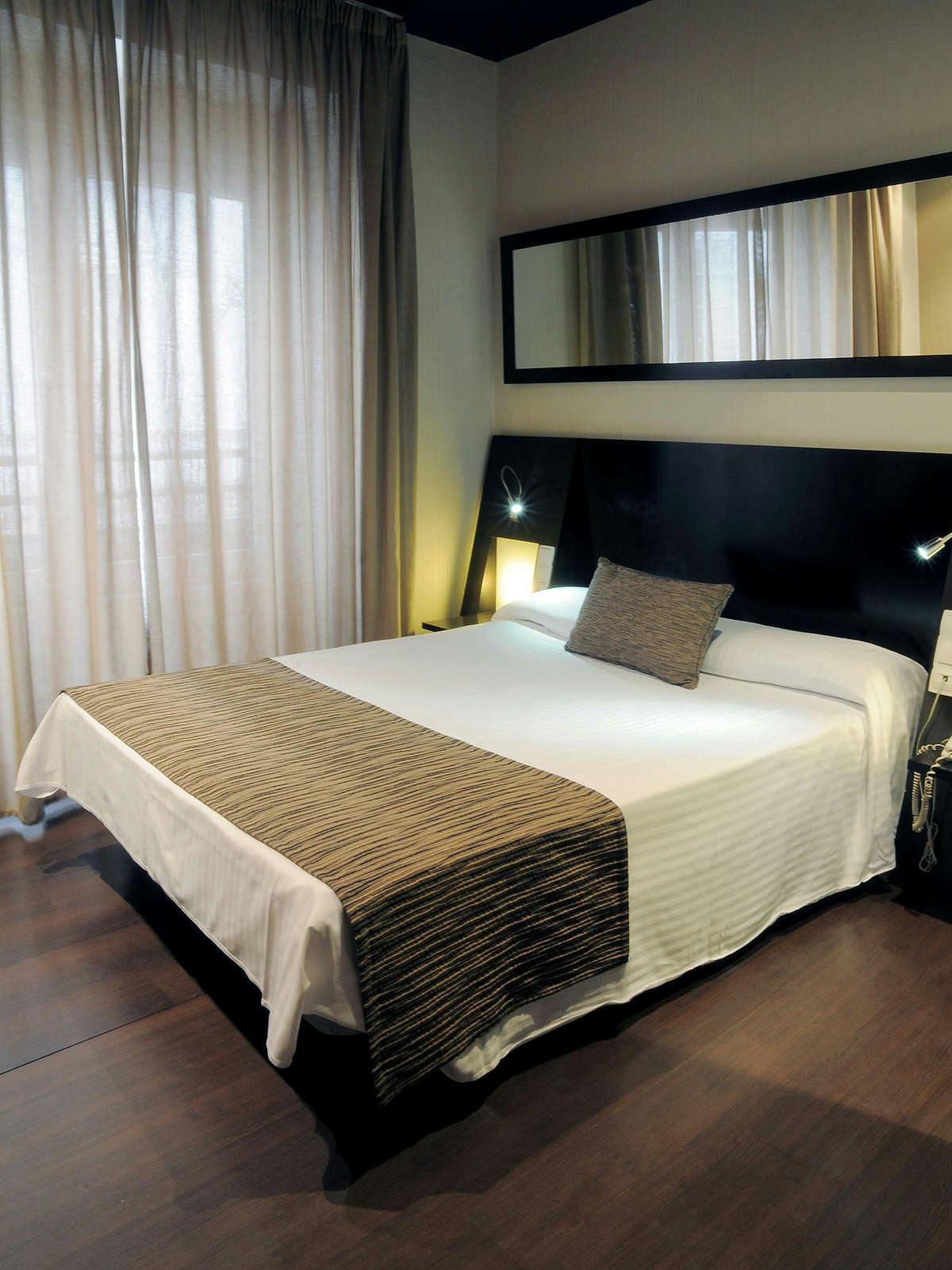 Petit Palace Plaza de la Reina