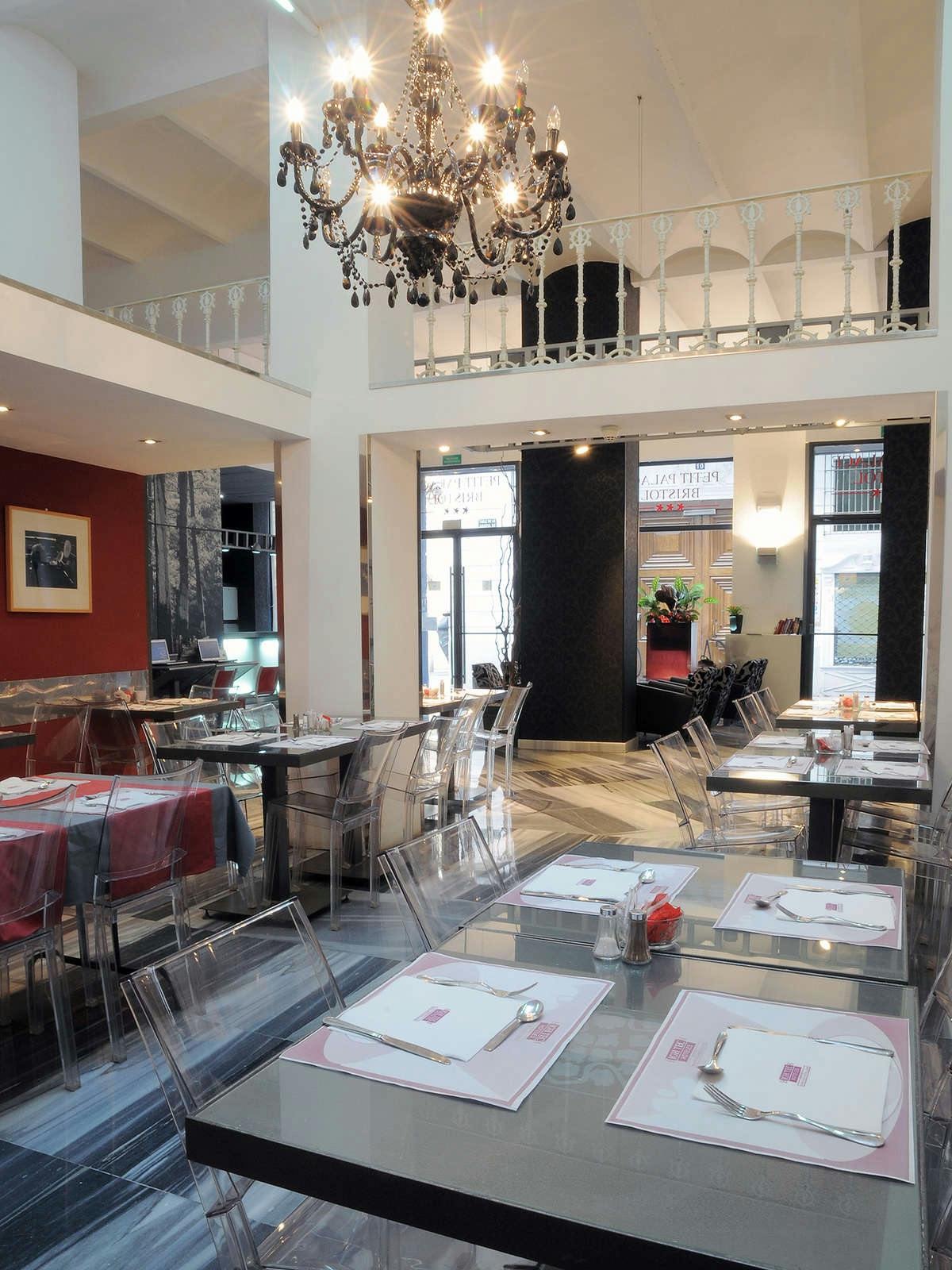 Hotel Petit Palace Plaza de la Reina photo 4