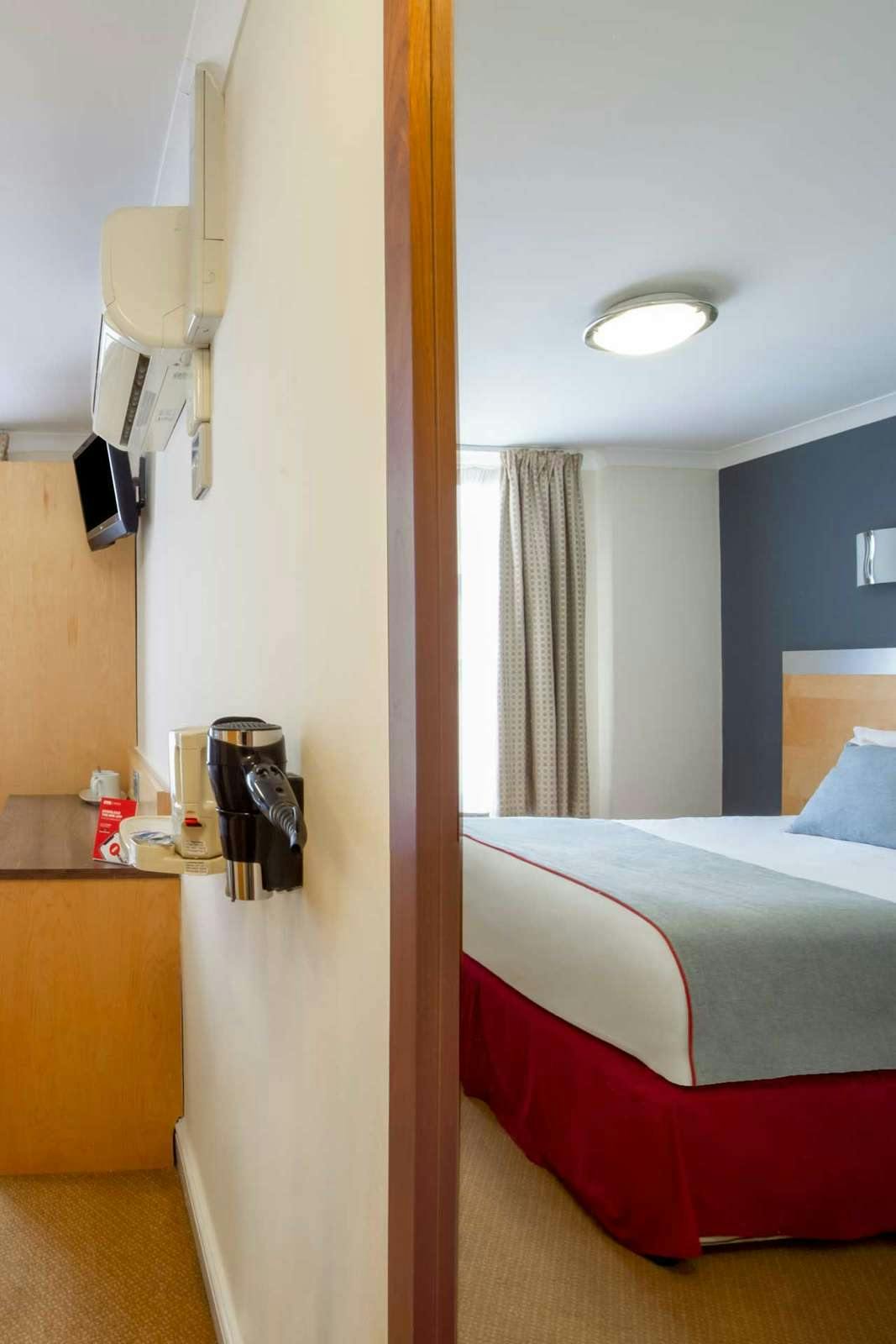 Hotel OYO Elysee Hotel photo 3