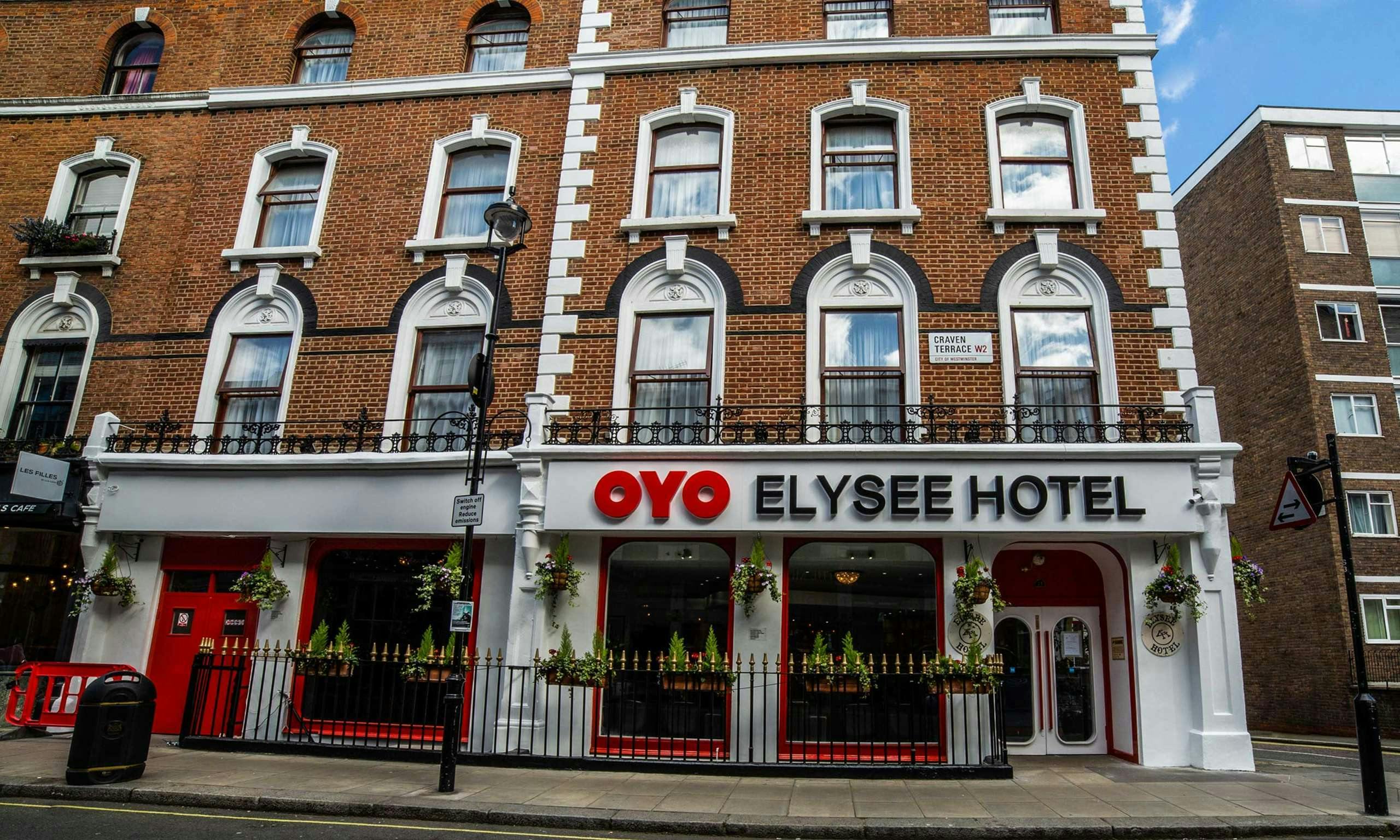 OYO Elysee Hotel