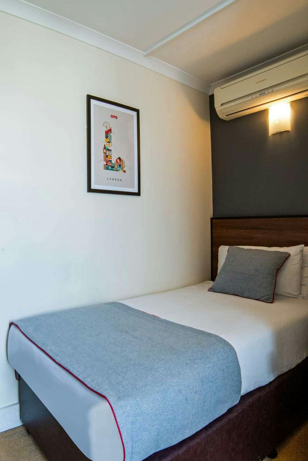 Hotel OYO Elysee Hotel photo 4