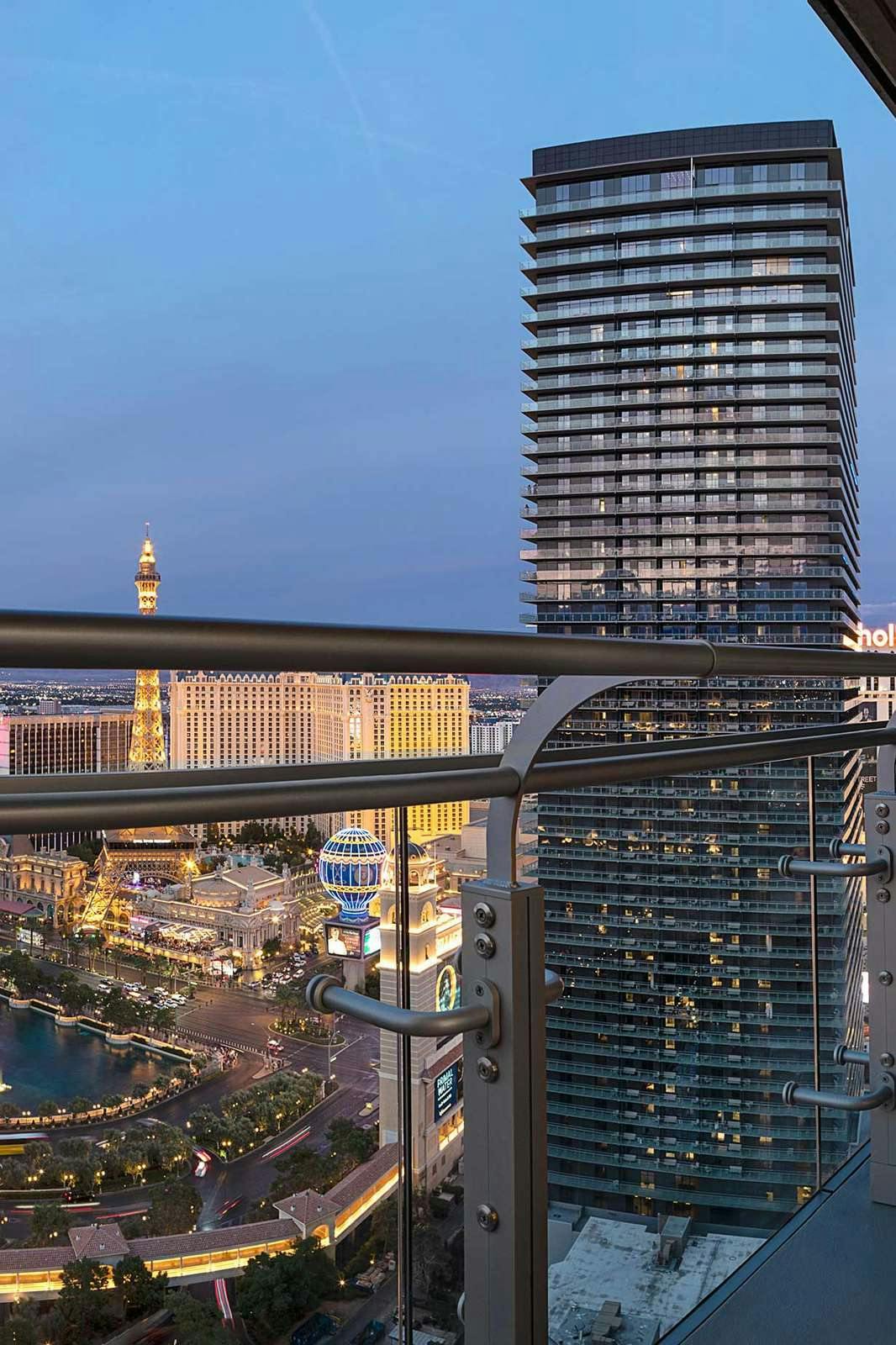 Hotel The Cosmopolitan - Wraparound Terrace Suite photo 4