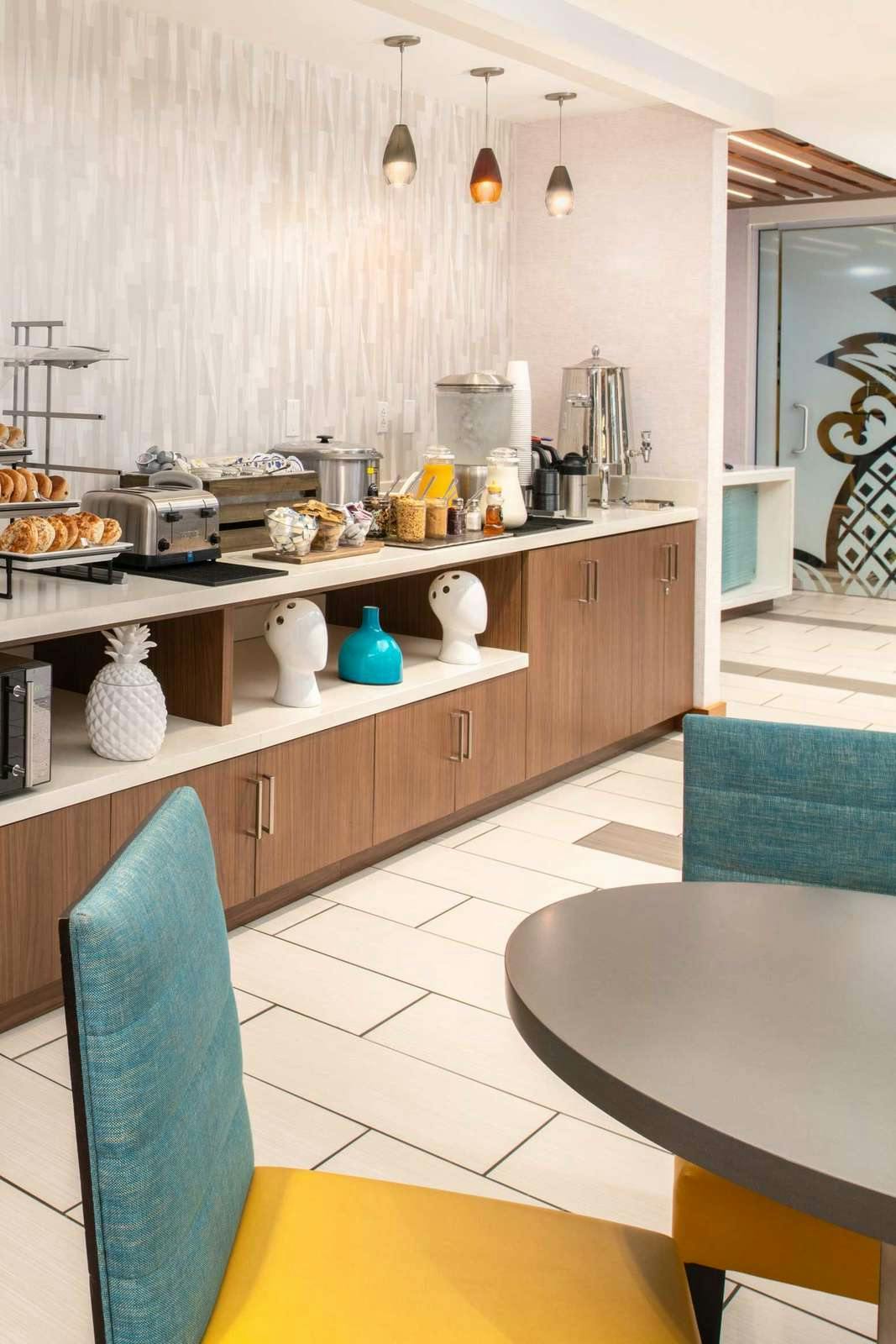 Hotel Staypineapple at Hotel Z photo 2