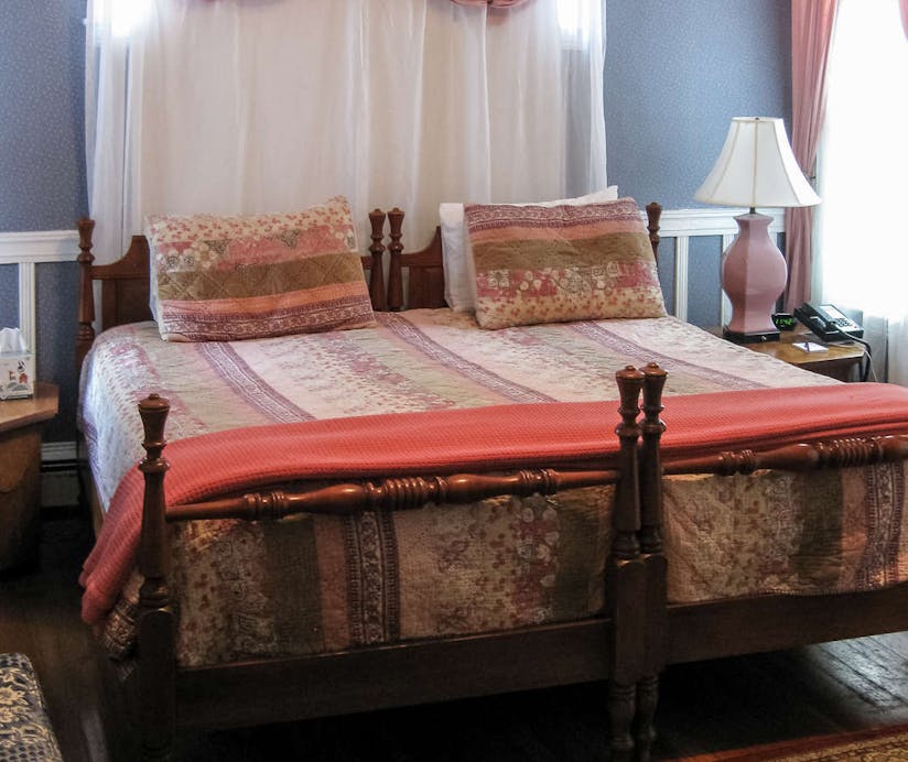 The Coolidge Corner Guest House Brookline Hoteltonight The Coolidge Corner Guest House