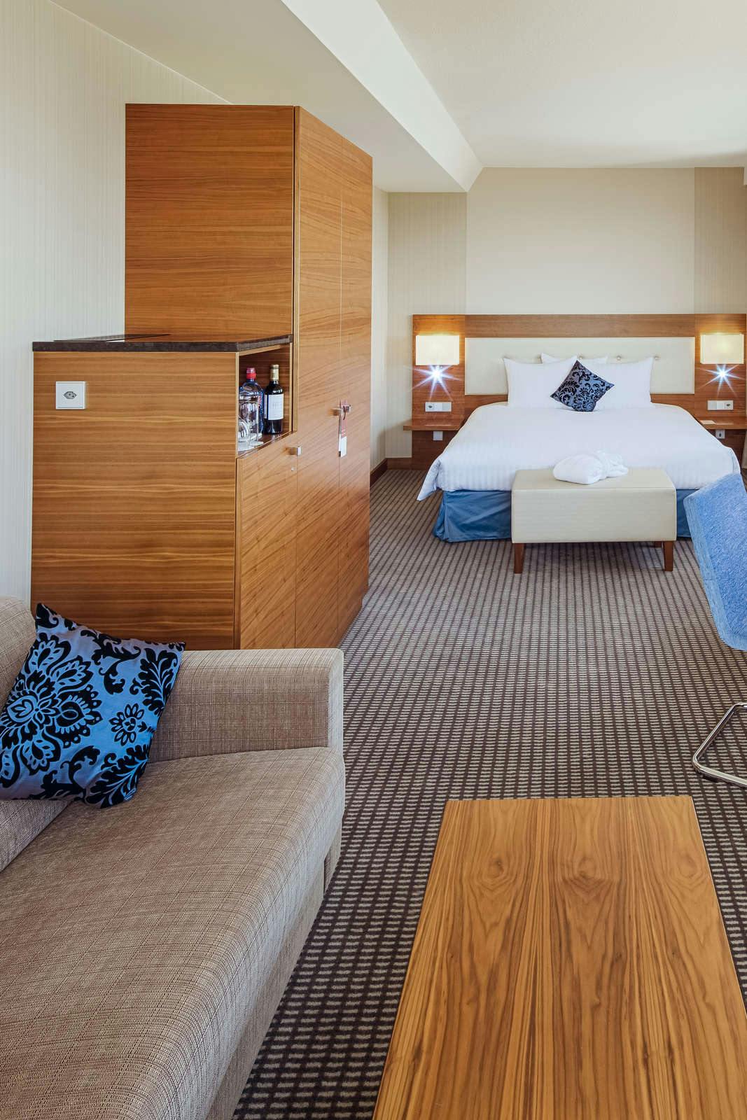 Hotel Mövenpick Hotel Geneva photo 2