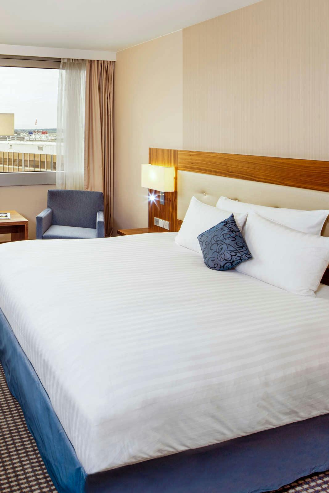 Hotel Mövenpick Hotel Geneva photo 1