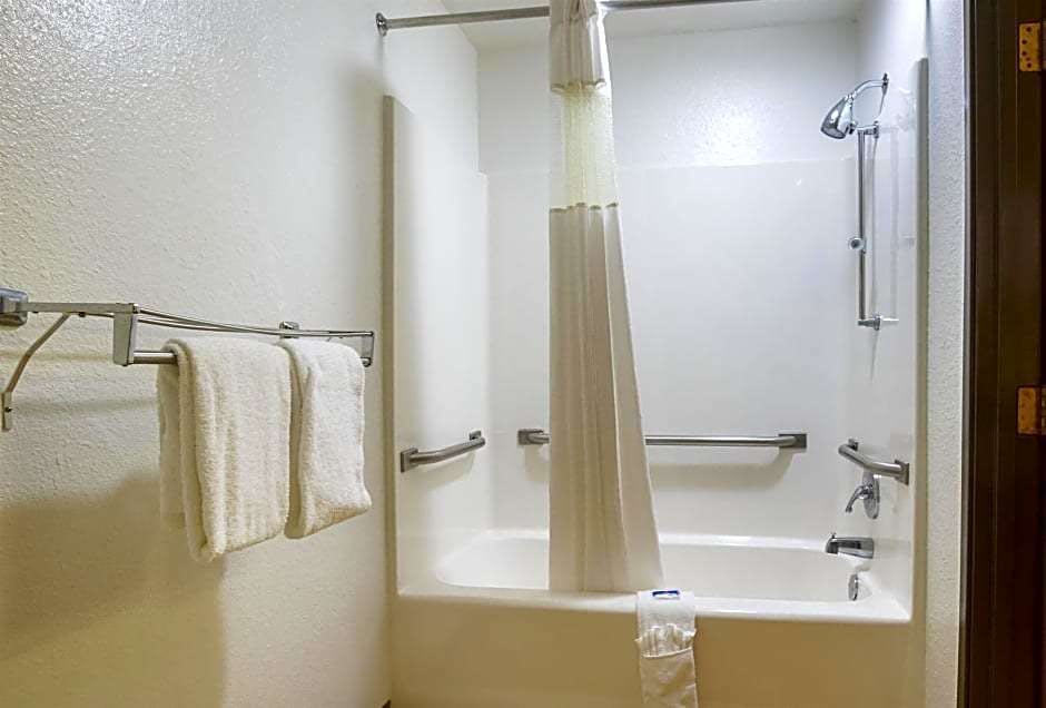 Hotel Motel 6 Waterloo, IA - Crossroads Mall - Cedar Falls photo 4