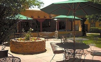 El Pueblo Lodge